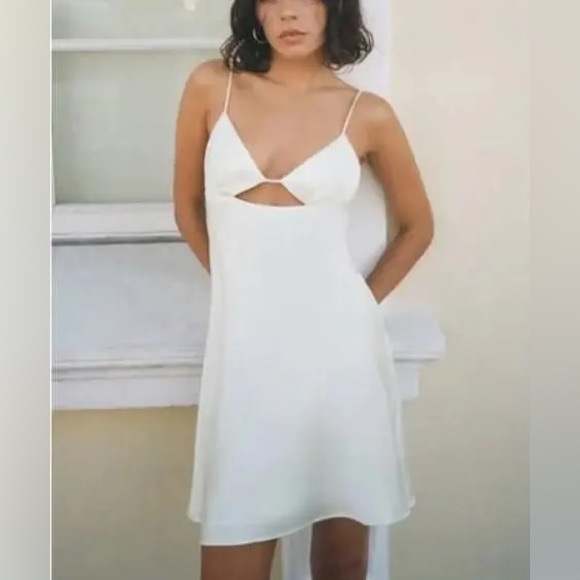 Zara Cut-Out Satin Effect Mini Dress in White - Picture 2 of 4